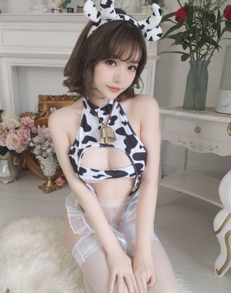 日本偷拍裙底丝袜av_BD英语完整视频观看