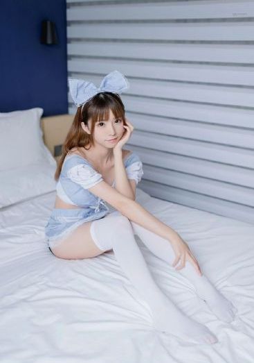 欧美黄色大片巨乳美女_高清迅雷下载