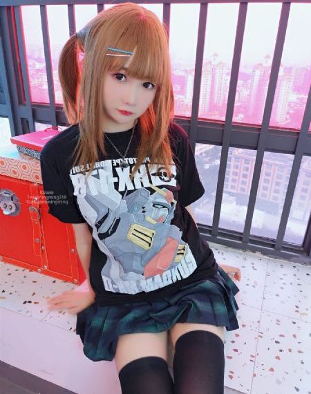 欧美珐琅手镯_手机MP4字幕高清版在线播放